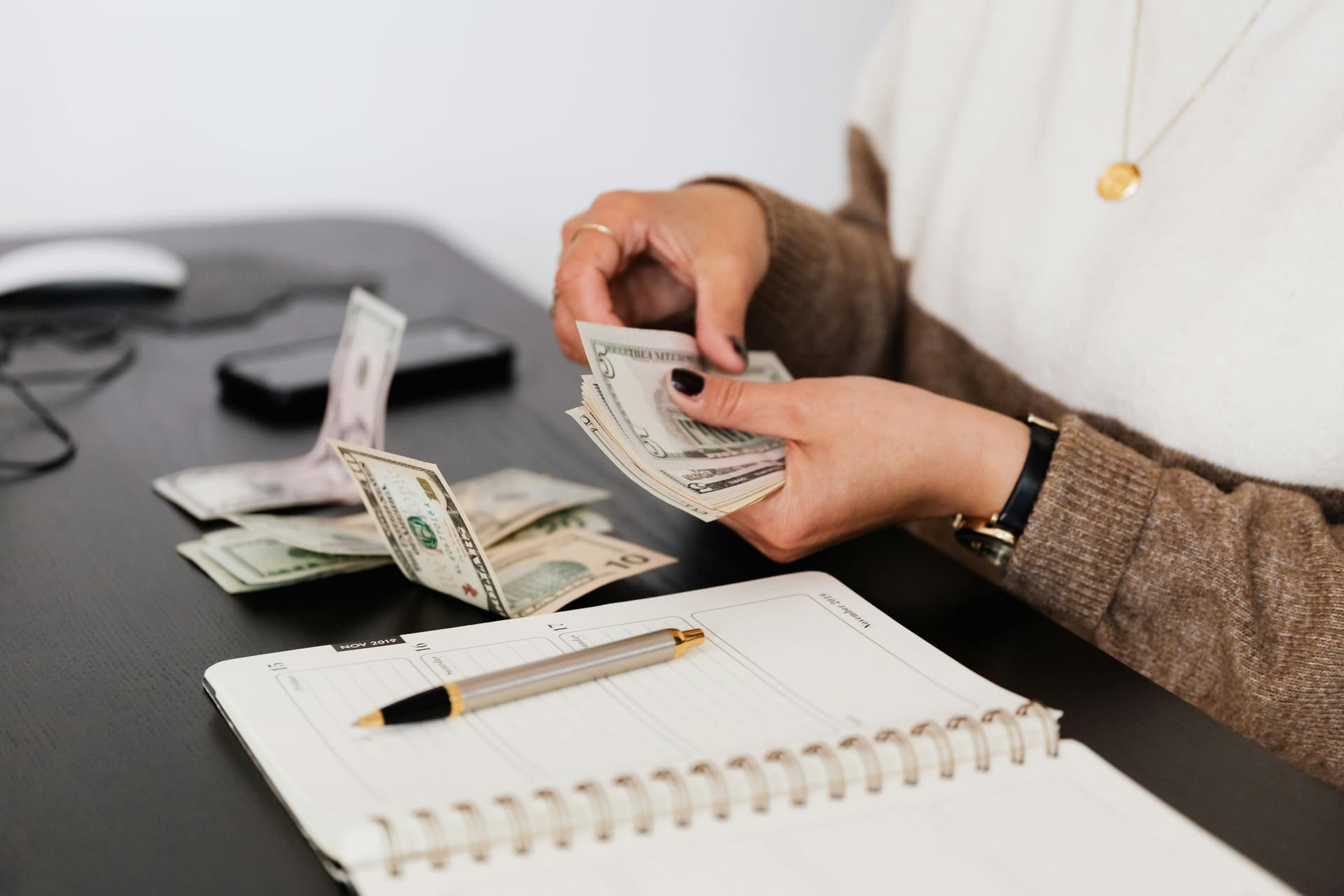 Cash Stuffing in 2025: The Viral Budget Hack That Actually Works