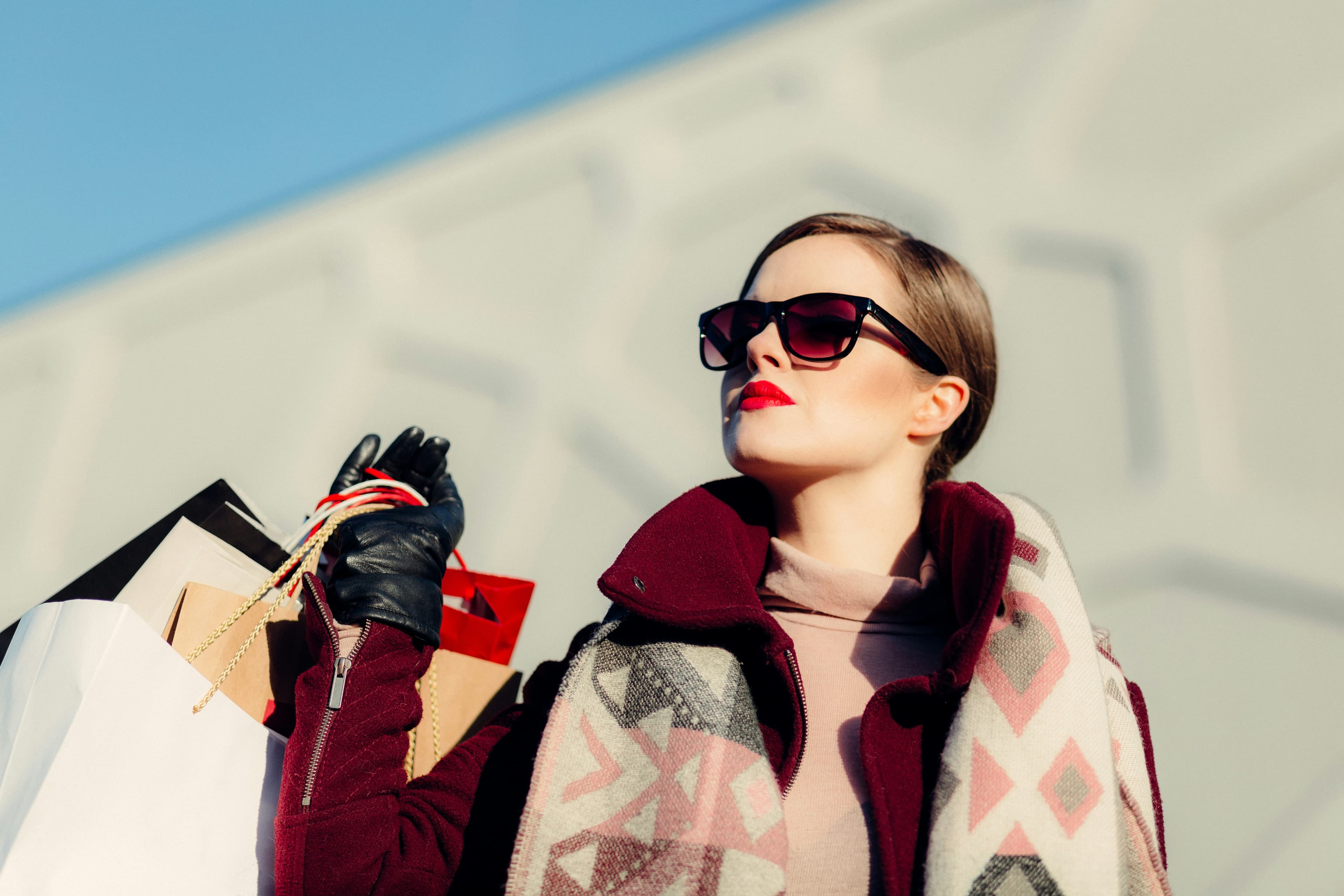 How Rich People Invest Their Money in 2025 (Secrets You’re Not Taught in School)