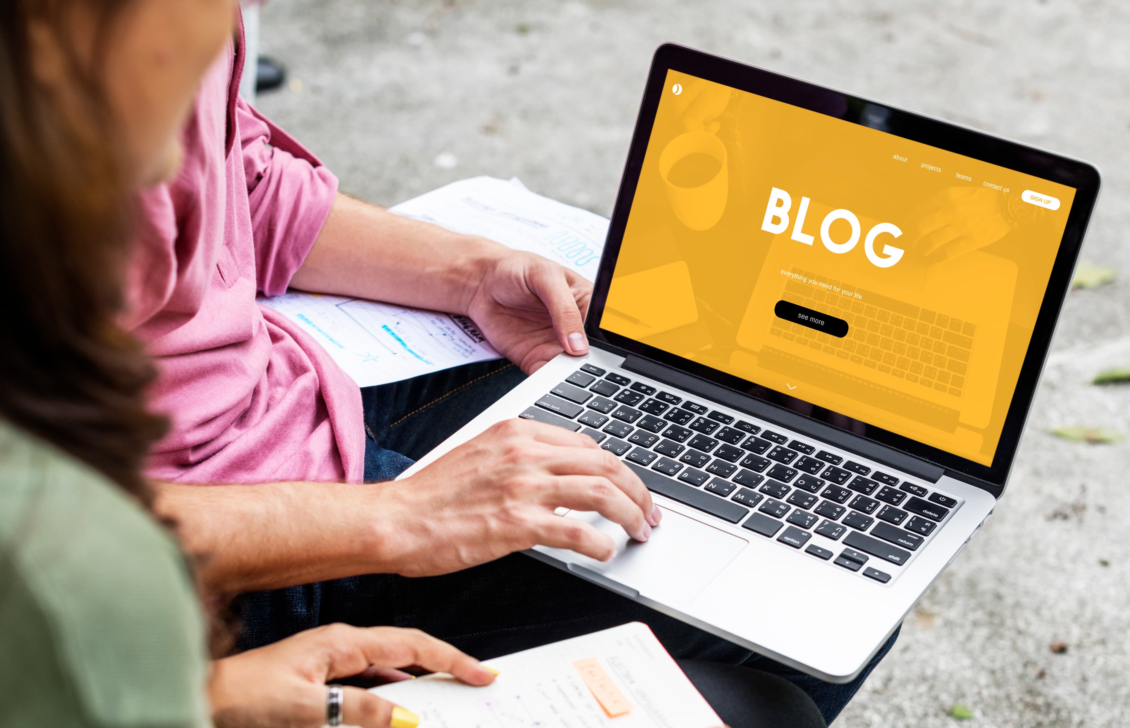 How to Start a Blog in 2025 and Make Your First $100 — Without Being an Expert